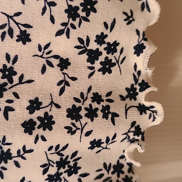 THEREABOUTS GIRLS PLUS SIZE BLACK & WHITE FLORAL SHORT SLEEVE TOP SIZE XL 18.5P - Picture 5 of 7